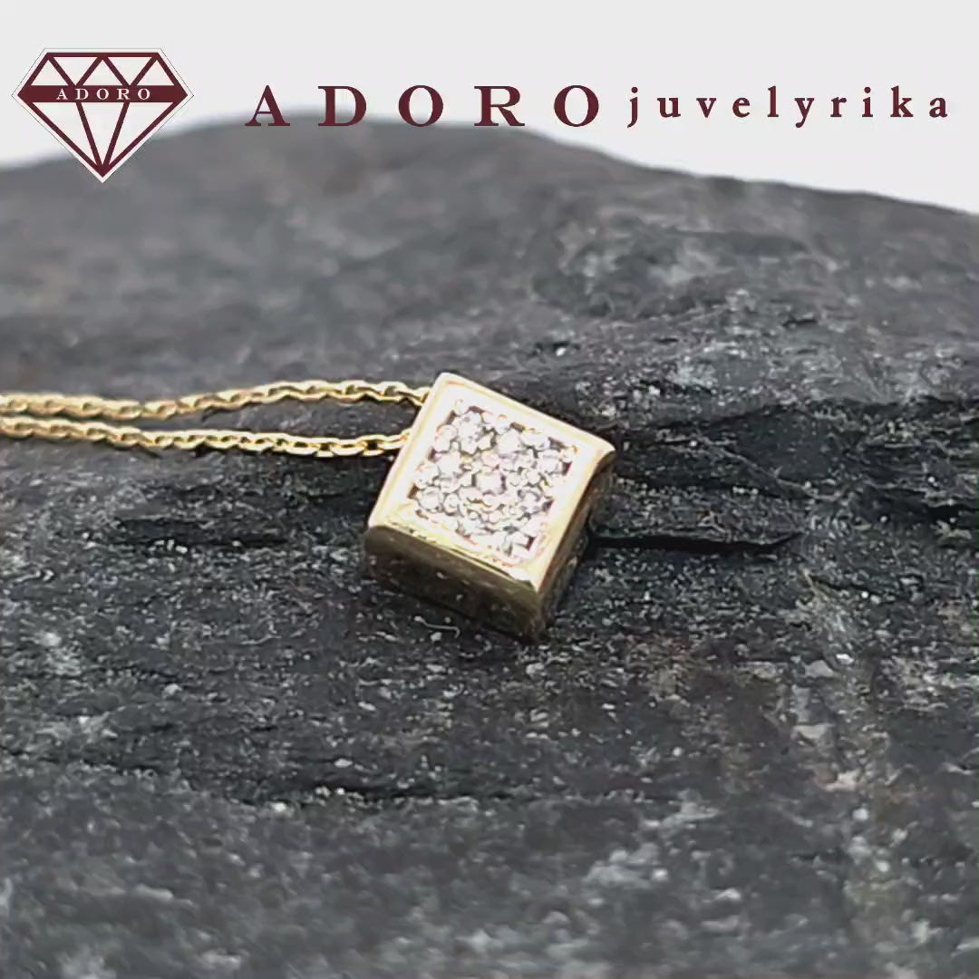 Geltono aukso pakabukas su deimantais – ADORO juvelyrika