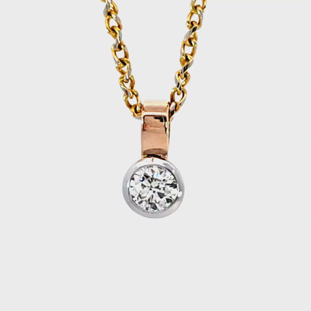 Auksinis pakabukas su spindinčiu deimantu – ADORO juvelyrika