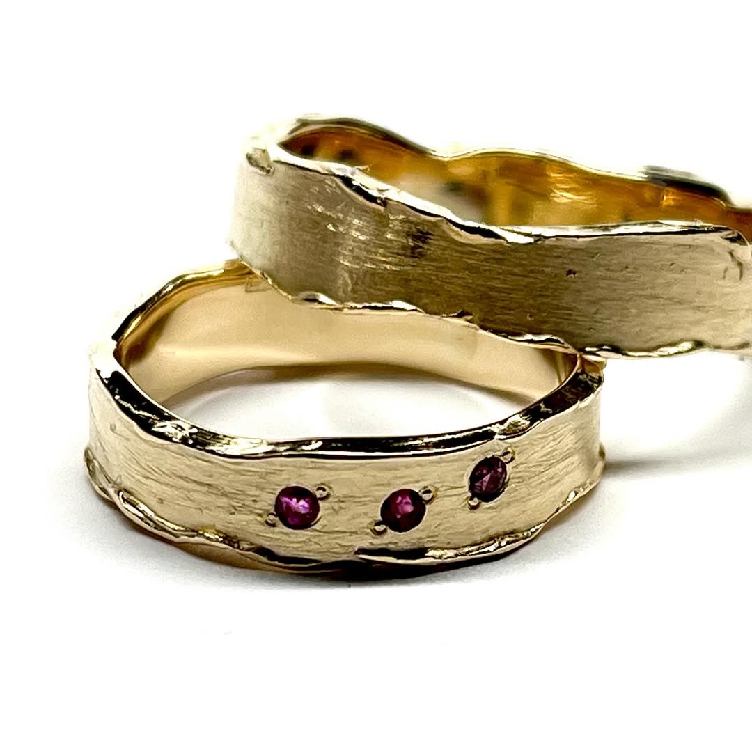 Vestuvinių žiedų dizainas 2026 – individualūs auksiniai žiedai porai | ADORO juvelyrika