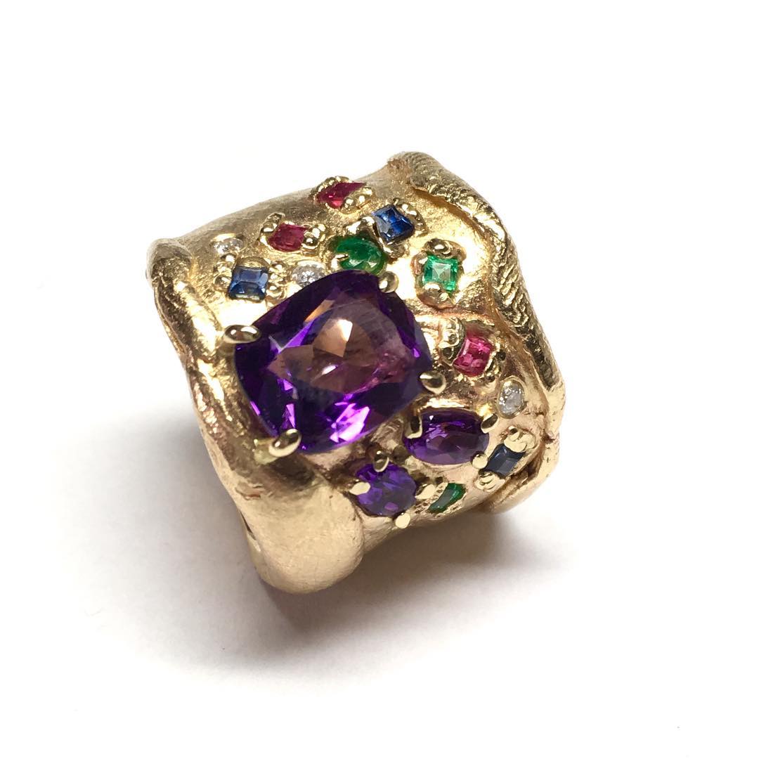 Brangakmenių rinkinys – spalvų energijos derinys juvelyrikoje | ADORO juvelyrika