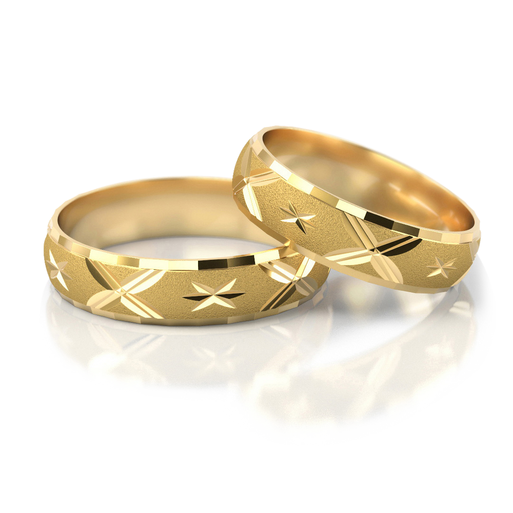 Geltono aukso vestuviniai žiedai su graviruotu žvaigždės motyvu – ADORO juvelyrika