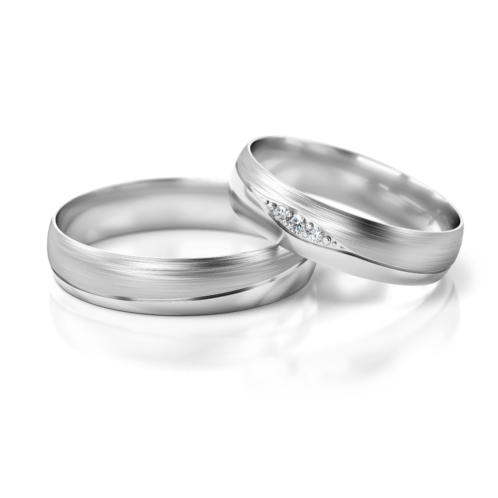 
                  
                    Vestuviniai žiedai – baltas ir geltonas auksas su deimantais, 4.5 mm pločio
                  
                