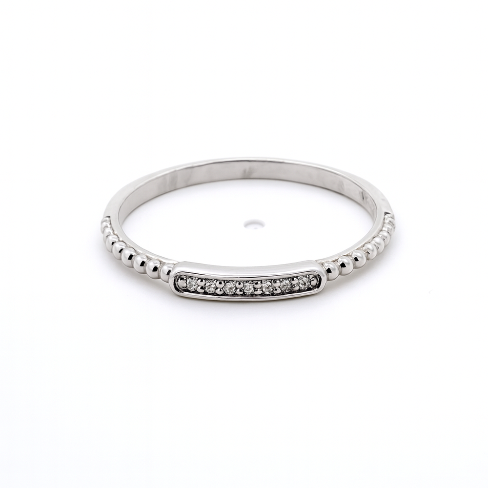 Minimalistinis 585 prabos baltas auksas su subtiliais deimantais – ADORO