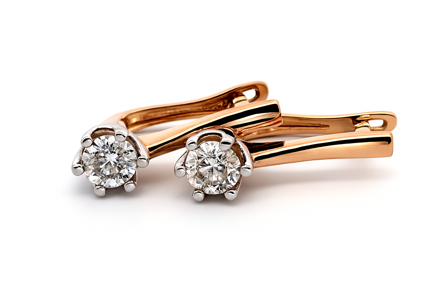 Klasikiniai 585 prabos rožinio ir balto aukso auskarai su deimantais – ADORO