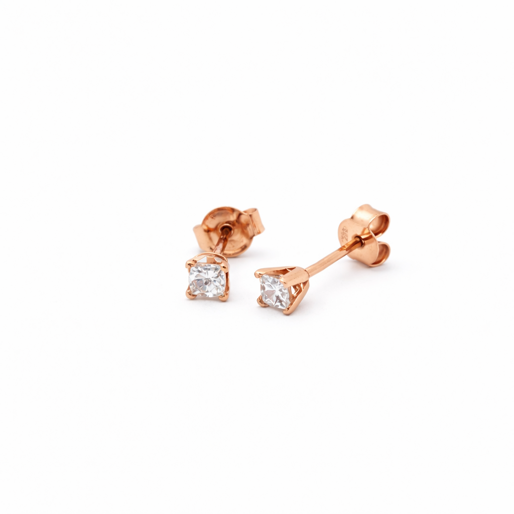 Rausvo aukso auskarai su deimantais „Princess“ | 2 × 0.15 ct | ADORO juvelyrika