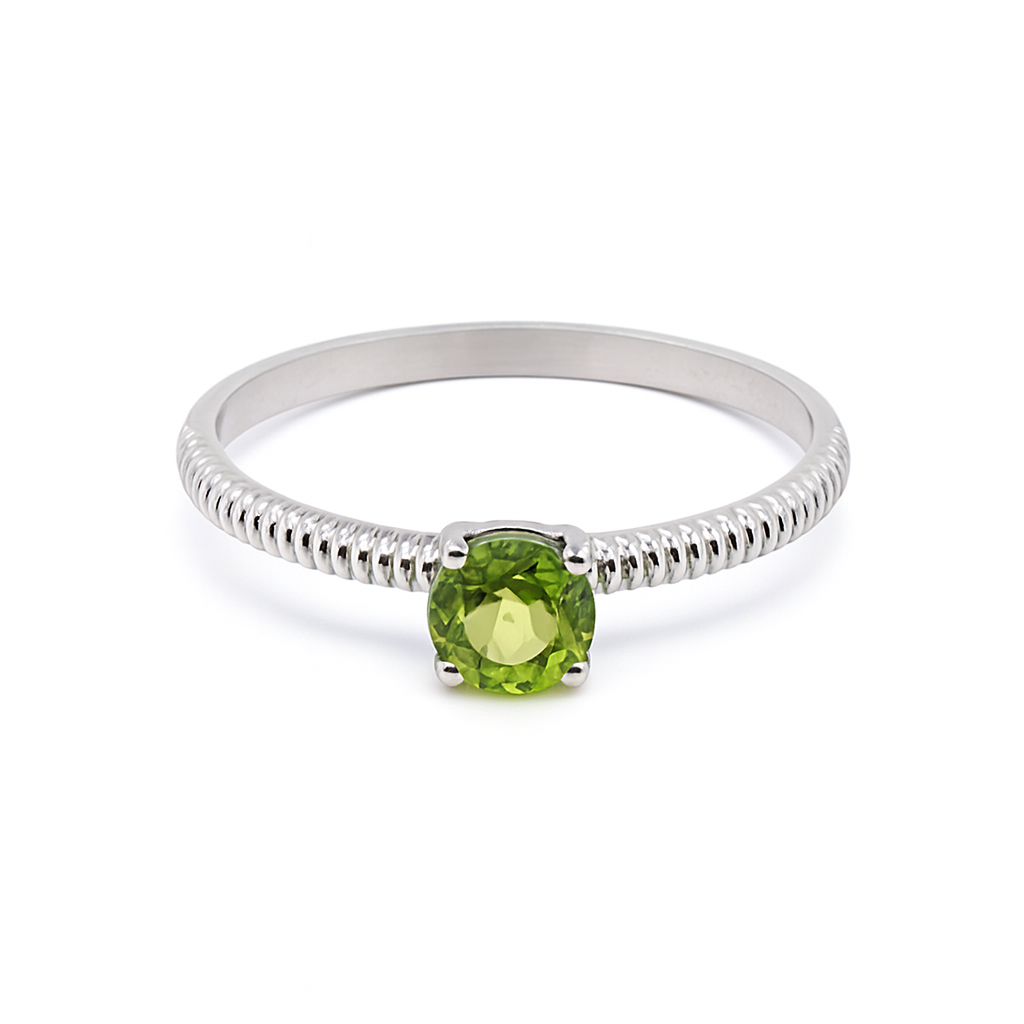 Balto aukso žiedas su natūraliu olivinu – ADORO juvelyrika