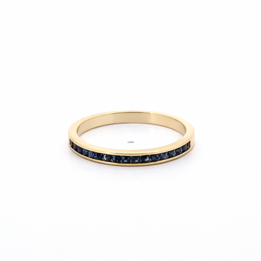 Geltono aukso žiedas su natūraliais safyrais, 2,00 g, 0,27 ct | ADORO juvelyrika
