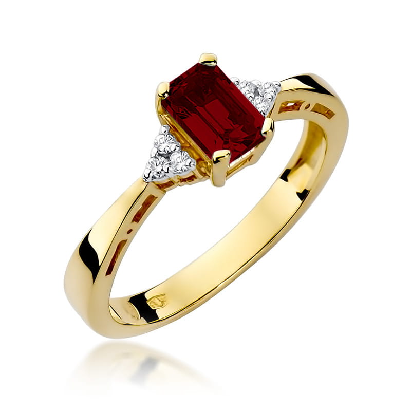 Auksinis žiedas su 0.7 ct granatu ir briliantais

Išskirtinis auksinis žiedas su 0.7 ct granatu ir spindinčiais briliantais – tai elegancijos ir aistros derinys, kuris sužavės kiekvieną.