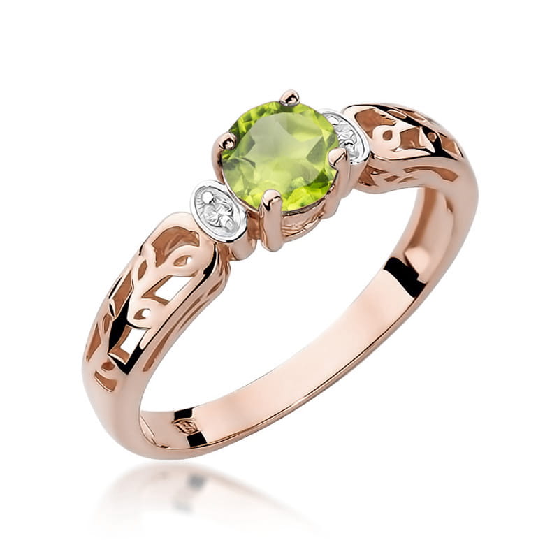 Tai skamba kaip elegantiškas ir išskirtinis žiedas! Rausvo aukso atspalvis suteikia švelnumo ir romantikos, o 0.5 ct olivinas (peridotas) – gaivumo ir unikalumo. Šis brangakmenis pasižymi ryškiai žalia spalva su gelsvu atspalviu, kuri puikiai dera su rausvu auksu. Briliantai suteikia papildomo spindesio ir prabangos.