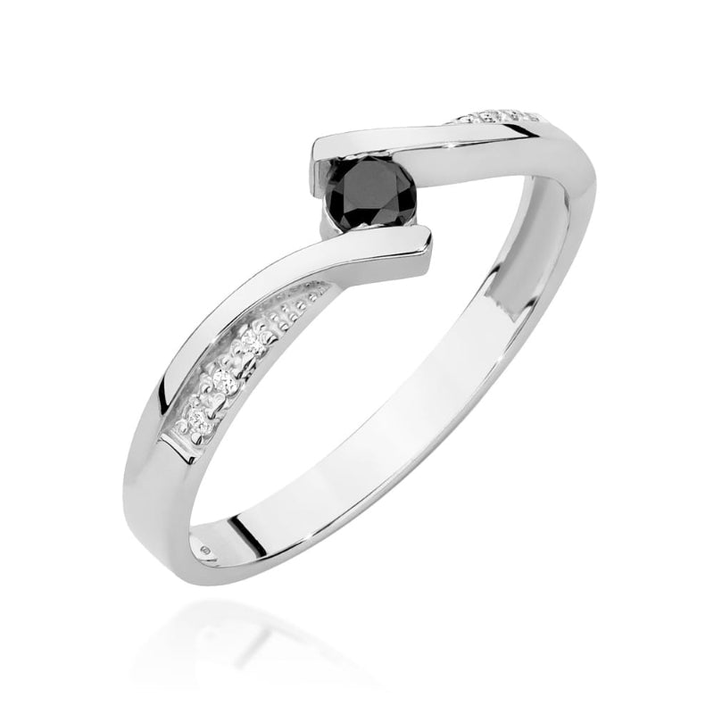 
                  
                    Tai elegantiškas ir modernus pasirinkimas! Baltasis auksas suteikia prabangos ir subtilumo, o juodasis deimantas – išskirtinumo ir paslaptingumo jausmą. 0.12 ct deimantas yra subtilus, tačiau pakankamai pastebimas, kad suteiktų žiedui žavesio.

Ar ieškote tokio žiedo sau, ar galbūt norėtumėte įtraukti jį į savo parduotuvės asortimentą? 😊
                  
                