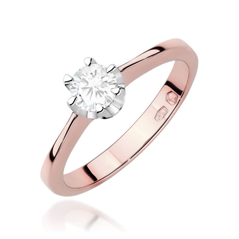Auksinis sužadėtuvių žiedas su 0.3 ct Lab Grown deimantu – tai subtili prabanga ir elegancija viename.

💎 Kodėl verta rinktis?
✔️ Deimantas: 0.3 ct (Lab Grown) – spindintis, etiškas ir draugiškas aplinkai.
✔️ Auksas: Baltas, geltonas arba rožinis – rinkitės pagal savo asmeninį stilių.
✔️ Dizainas: Klasikinis soliteris, halo ar modernūs akcentai – viskas priklauso nuo jūsų pageidavimų.

Šis žiedas puikiai tiks tiems, kurie nori elegantiško ir išskirtinio papuošalo be kompromisų kokybei. 
