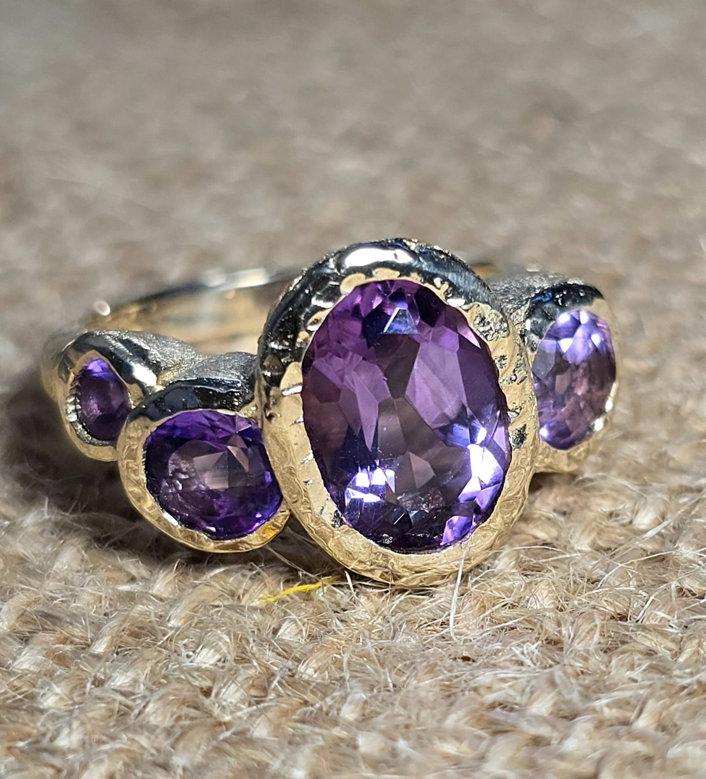 Individualu. Tvaru. Savo. Juvelyrika iš jūsų aukso.