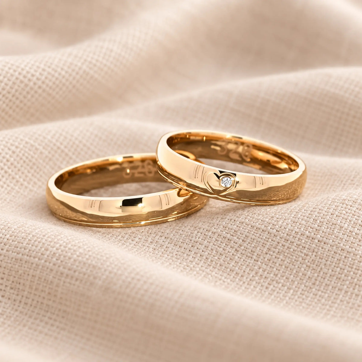 Aukso vestuviniai žiedai su deimantu 4 mm, 0,01 ct | ADORO juvelyrika