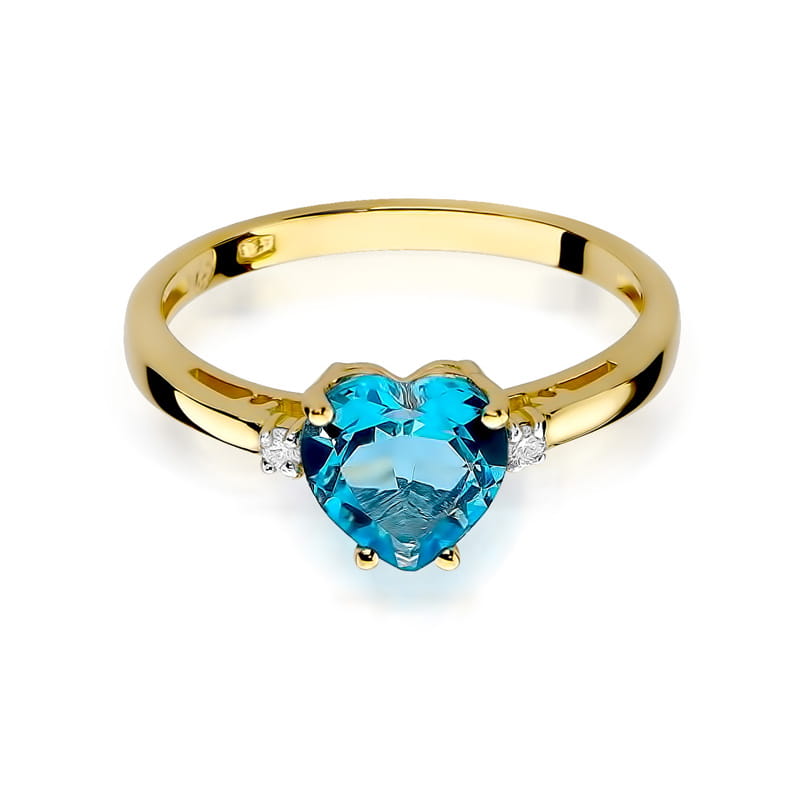 
                  
                    Geltono aukso žiedas su 1.7 ct topazu ir briliantais "Širdis" – išskirtinis, romantiškas ir elegantiškas papuošalas, atspindintis meilę, šilumą ir harmoniją.

Žiedo centre – 1.7 ct natūralus topazas, išformuotas į širdies formą, kurios šviesiai mėlynas atspalvis gražiai dera su geltono aukso šiltu spindesiu. Topazo gaivus ir ryškus blizgesys, kartu su briliantais, kurie puošia žiedą aplink širdies formą, suteikia šiam papuošalui prabangos, žavesio ir išskirtinumo.
                  
                