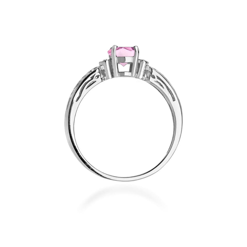 
                  
                    Geltono aukso žiedas su rožiniu topazu ir briliantais

Subtilus, elegantiškas ir rafinuotas – šis geltono aukso žiedas su 0.5 ct rožiniu topazu ir spindinčiais briliantais yra tobulas pasirinkimas moteriai, vertinančiai išskirtinį grožį.
                  
                