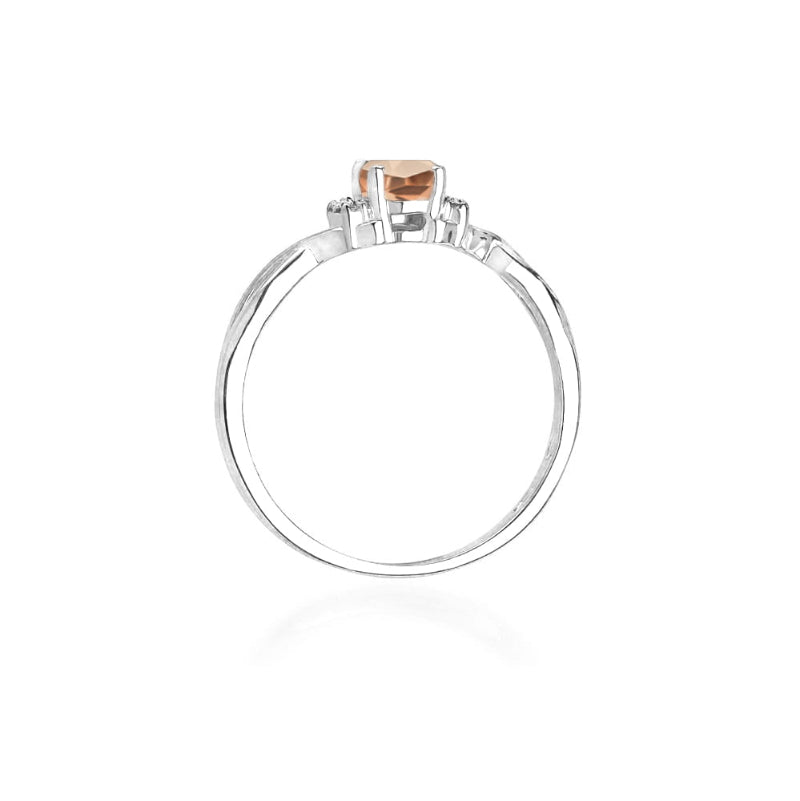 
                  
                    Baltas auksas kartu su 0.4 ct rodolitu ir deimantais sukuria rafinuotą ir išskirtinį derinį. Rodolitas – tai sodriai avietinės spalvos granato atmaina, kuri atrodo itin elegantiškai šaltame balto aukso fone. Deimantai prideda papildomo spindesio ir prabangos, suteikdami žiedui subtilios prabangos.

Toks žiedas gali būti tiek klasikinis, tiek modernus – priklausomai nuo dizaino. Ar ieškote minimalistinio modelio, ar labiau puošnaus su įmantriomis detalėmis? 😊
                  
                