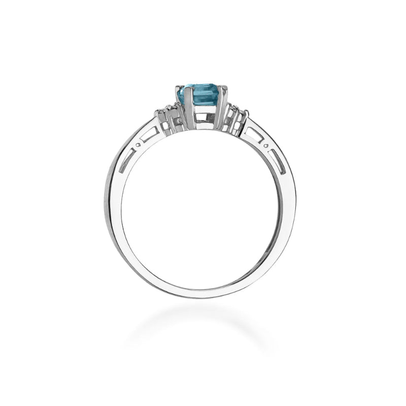 
                  
                    Auksinis žiedas su 0.6 ct topazu ir briliantais

Elegantiškas auksinis žiedas, puoštas išskirtiniu 0.6 ct topazu ir blizgančiais briliantais, puikiai sujungia modernumą ir klasikinę prabangą.
                  
                