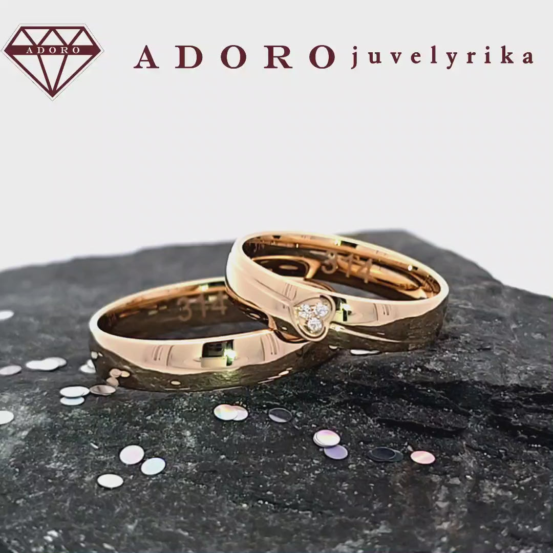 Geltono aukso vestuviniai žiedai su širdelės motyvu ir 0.03 ct deimantu – ADORO juvelyrika