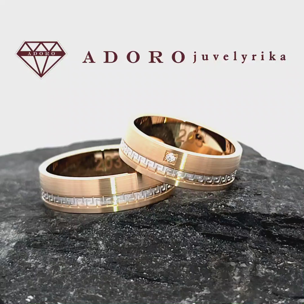 585 prabos vestuviniai žiedai iš geltono ir balto aukso su deimantu – ADORO juvelyrika