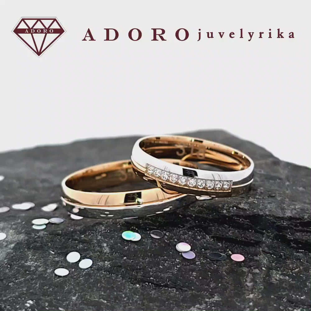 Dviejų spalvų 585 prabos vestuviniai žiedai su išskirtiniu paviršiaus raštu – ADORO