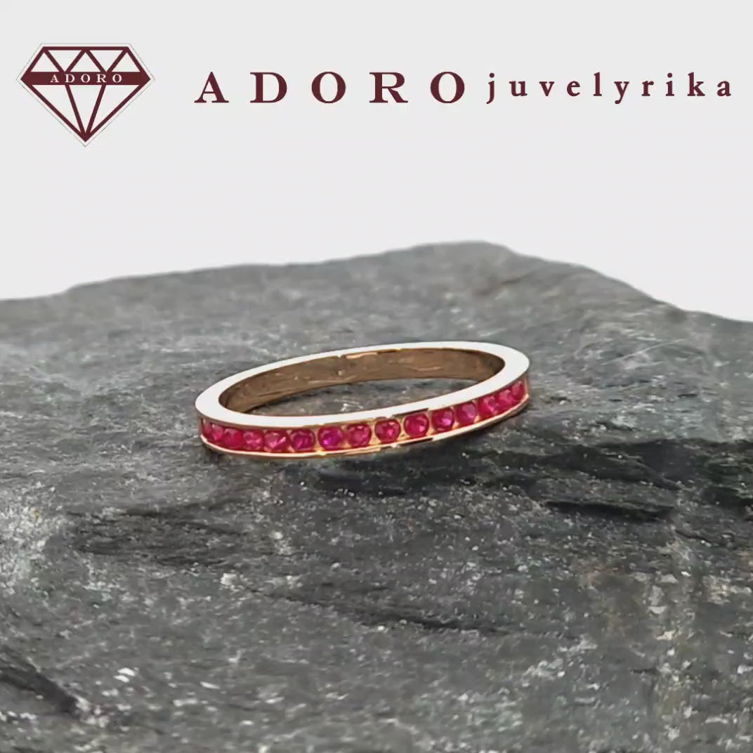 Minimalistinis 585 prabos raudono aukso žiedas su raudonais natūraliais rubinais, ADORO juvelyrika