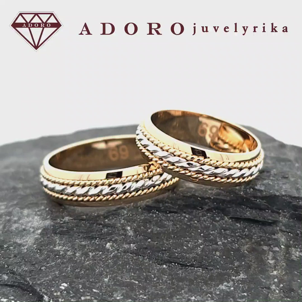 585 prabos dviejų spalvų vestuviniai žiedai su dekoratyviniu pynės raštu – ADORO
