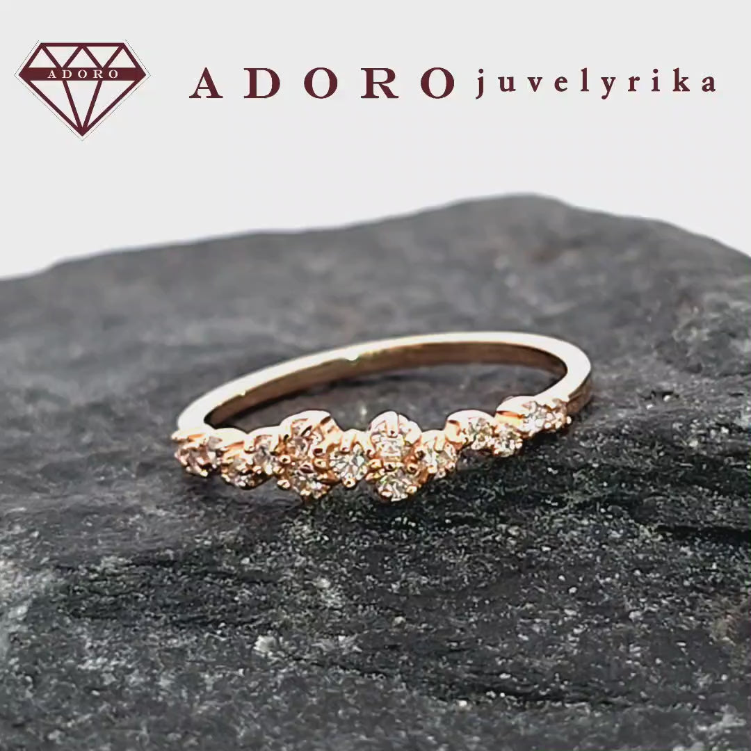 Rožinio aukso žiedas su 15 briliantų – ADORO juvelyrika