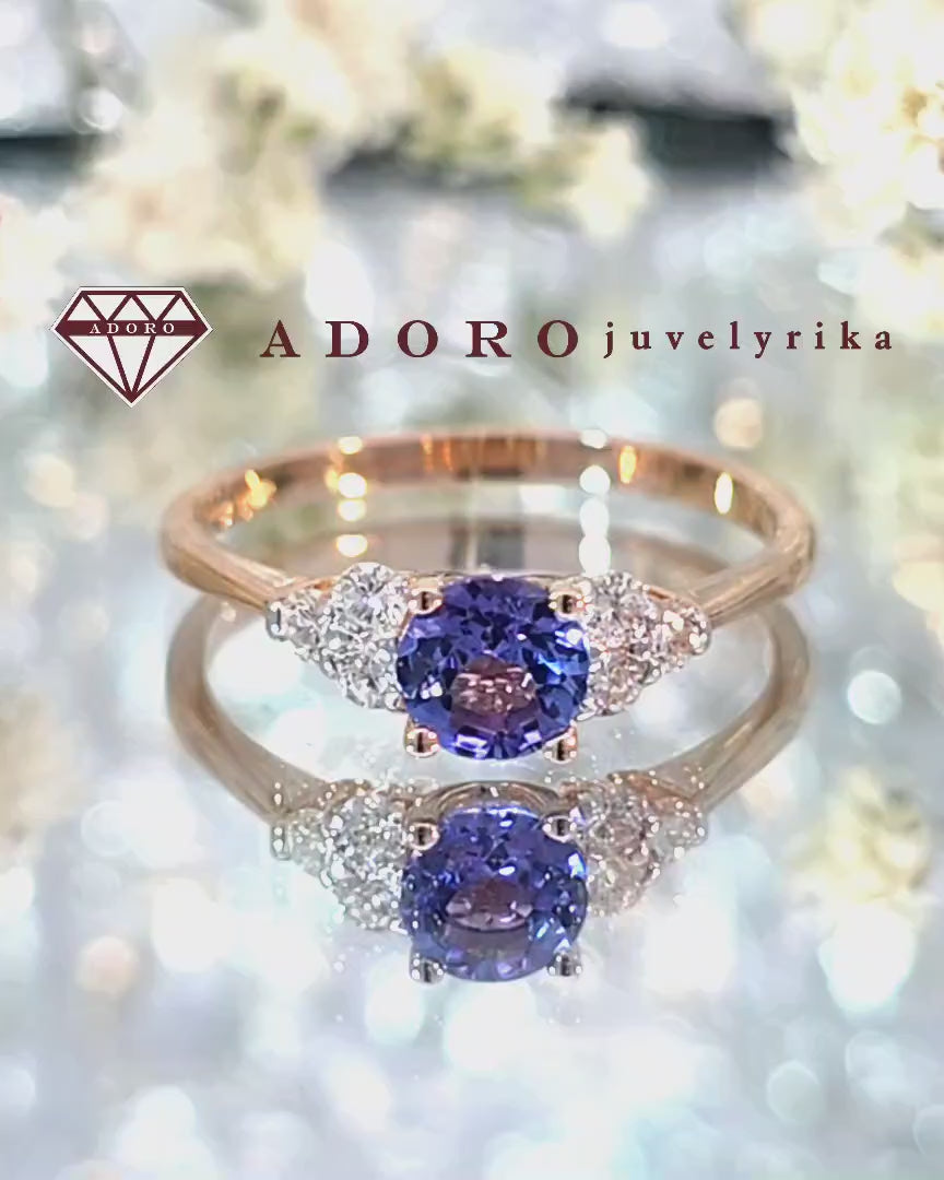 Produkto vaizdo įrašas: žiedas su tanzanitu 0.50 ct ir briliantais, pagamintas iš 585 prabos rožinio aukso – ADORO juvelyrika