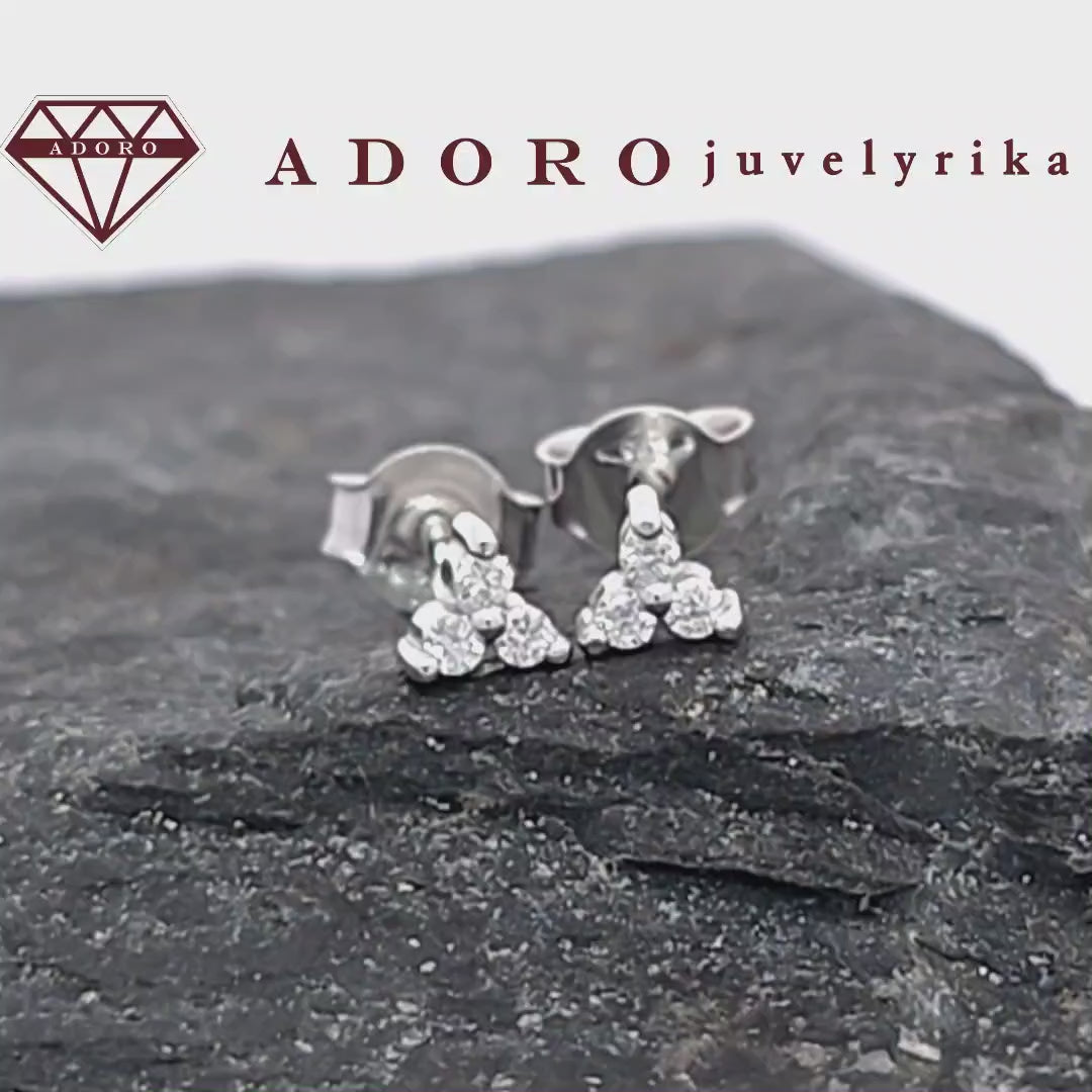 Miniatiūriniai 4×4 mm deimantiniai auskarai iš balto aukso, 0.087 ct – ADORO juvelyrika