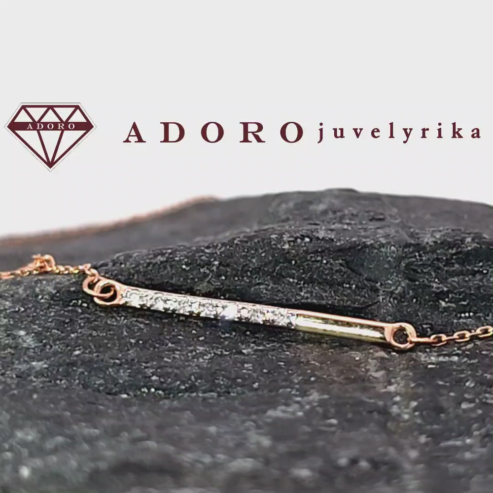 Subtili 585 prabos raudono aukso kaklo grandinėlė su briliantais – ADORO juvelyrika