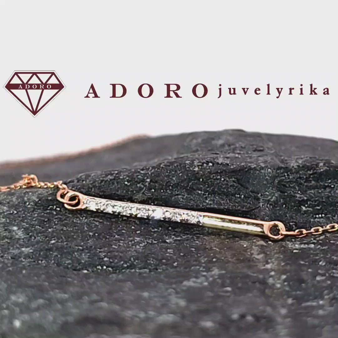 Subtili 585 prabos raudono aukso kaklo grandinėlė su briliantais – ADORO juvelyrika