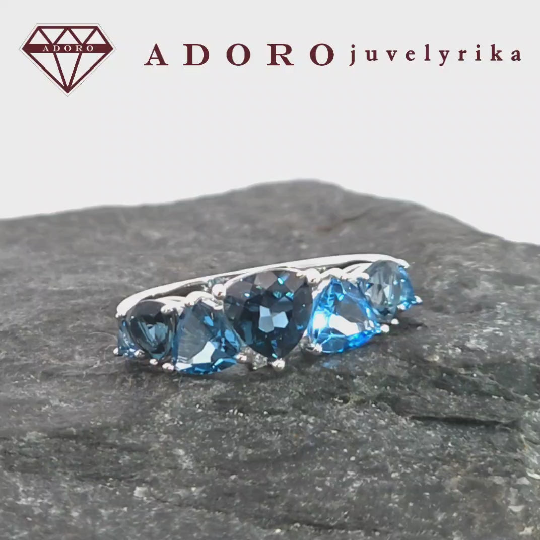 Moteriškas žiedas su mėlynais topazais, 585 balto aukso, elegantiškas dizainas – ADORO