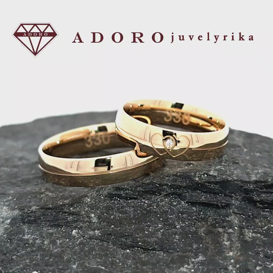 585 prabos vestuviniai žiedai iš geltono aukso su širdies motyvu ir deimantu – ADORO juvelyrika