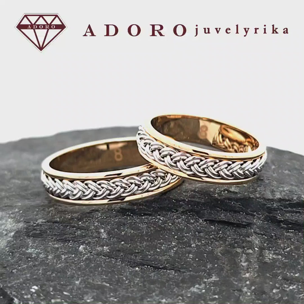 Dviejų spalvų vestuviniai žiedai su pynimo raštu – ADORO juvelyrika