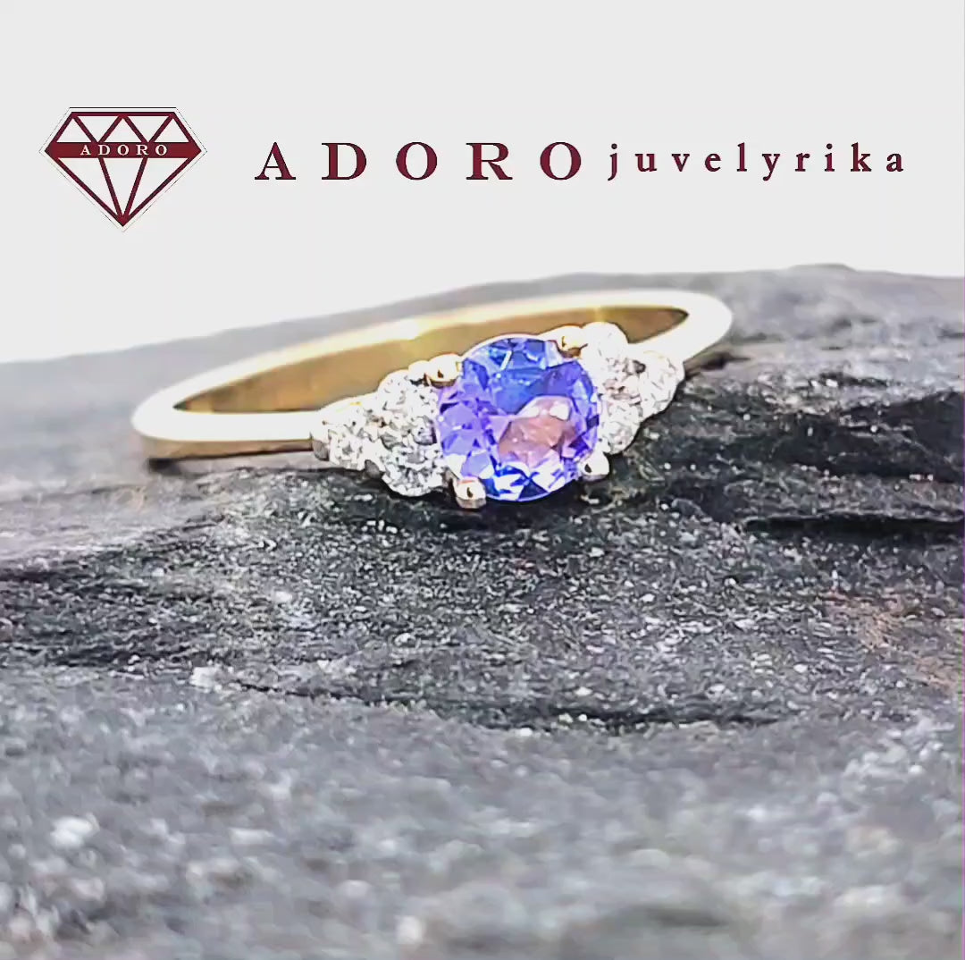 Žiedas su tanzanitu 0.50 ct ir briliantais iš 585 prabos geltono aukso – ADORO juvelyrika