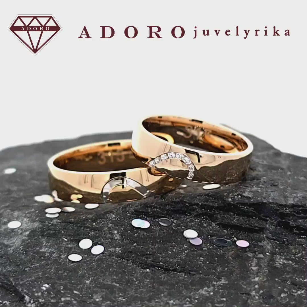 Dviejų spalvų aukso vestuviniai žiedai su širdelės formos deimantų inkrustacija – ADORO juvelyrika