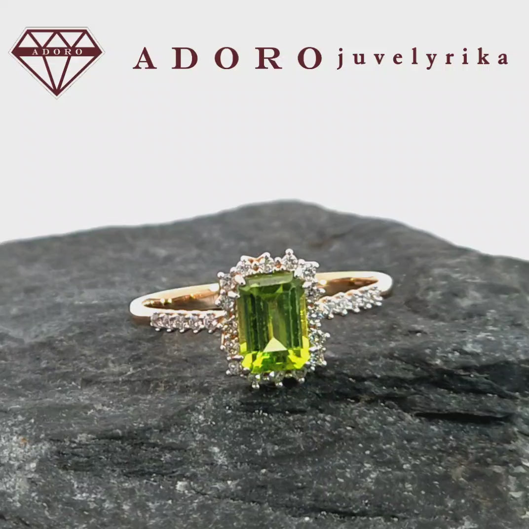 Rožinio aukso žiedas su natūraliu olivinu ir briliantų apdaila – ADORO juvelyrika