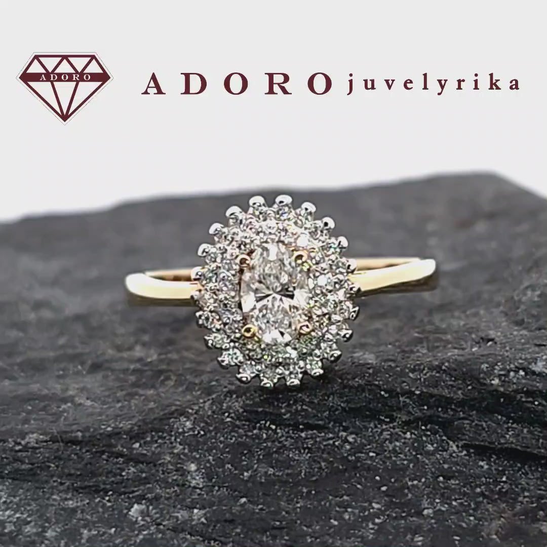 Geltono aukso žiedas su ovalo formos laboratoriniu deimantu ir aureole iš smulkių deimantų – ADORO juvelyrika