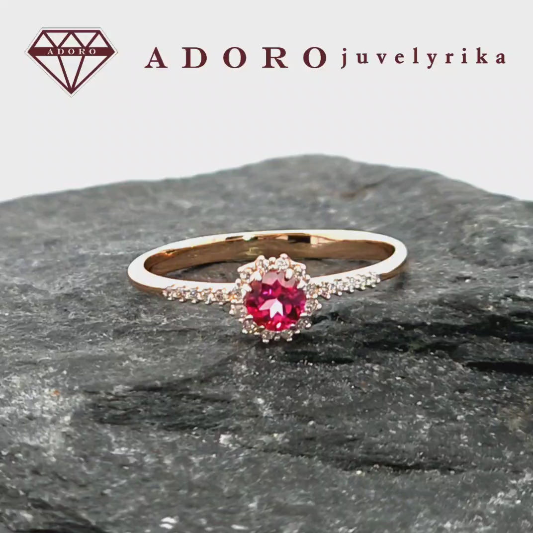 Raudono aukso žiedas su natūraliu rožiniu topazu ir briliantais, 585 praba, ADORO juvelyrika