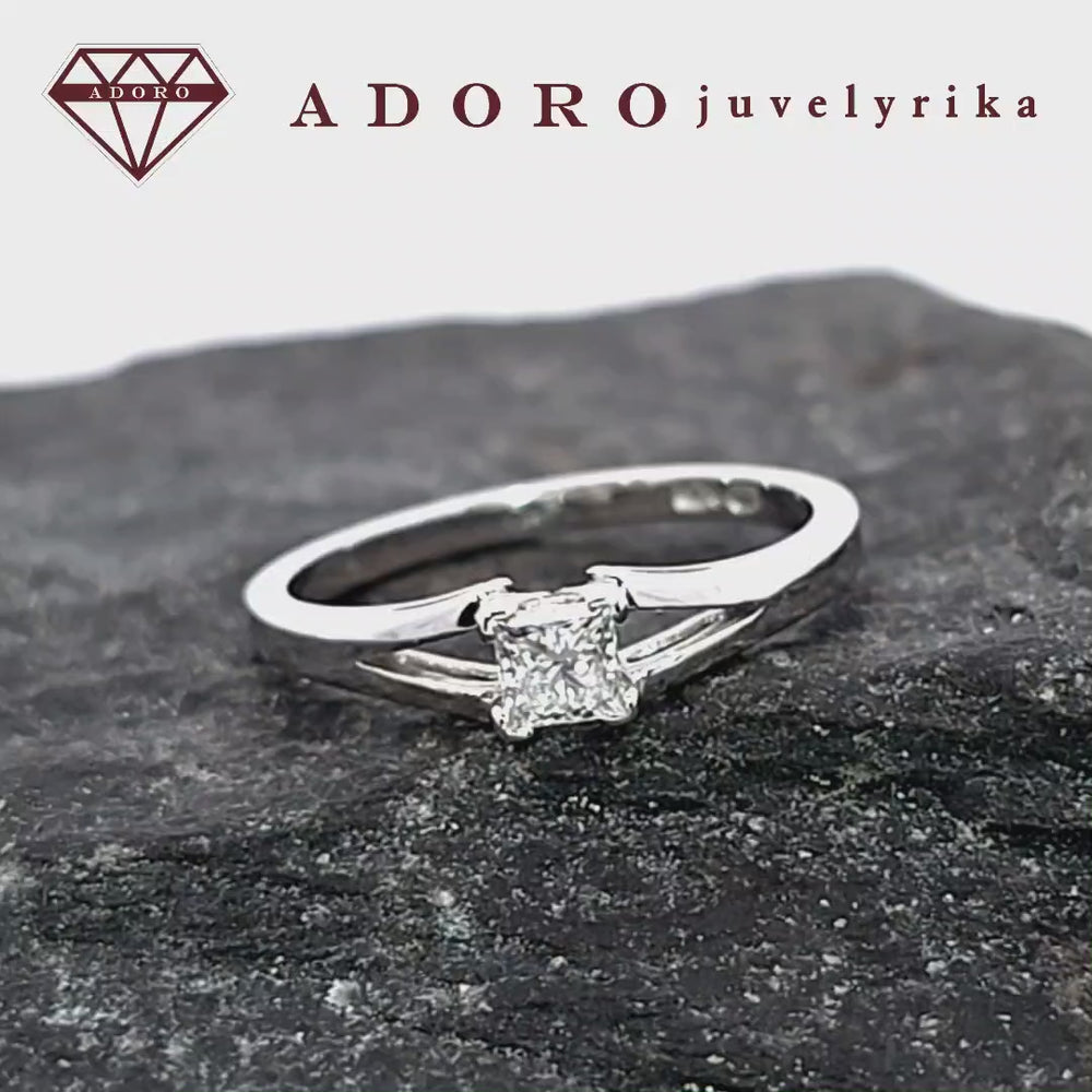 585 prabos baltas auksas su laboratoriniu briliantu VS2 F – ADORO