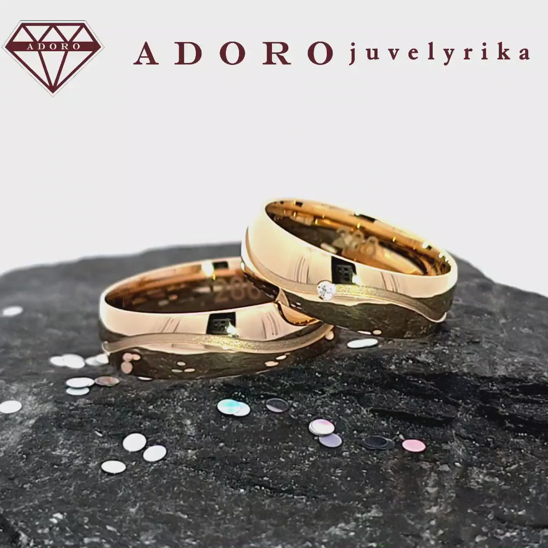 585 prabos vestuviniai žiedai su simboline linija ir deimantu – ADORO juvelyrika