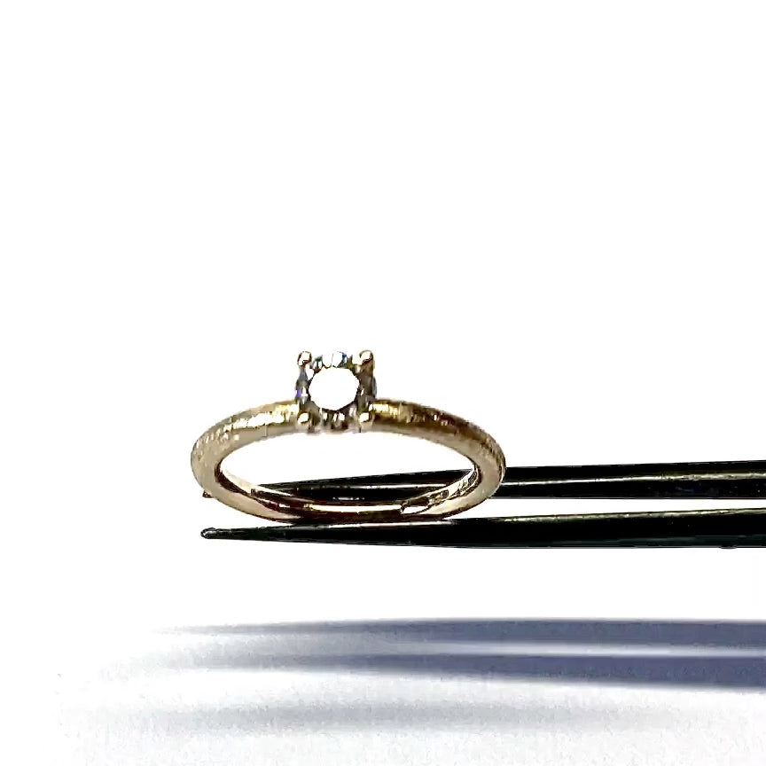 Autorinis auksinis žiedas su briliantu | 0.40 ct | ADORO Juvelyrika