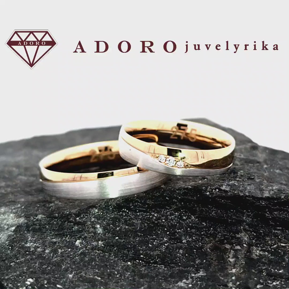 585 prabos dviejų spalvų vestuviniai žiedai su trimis deimantais – ADORO juvelyrika