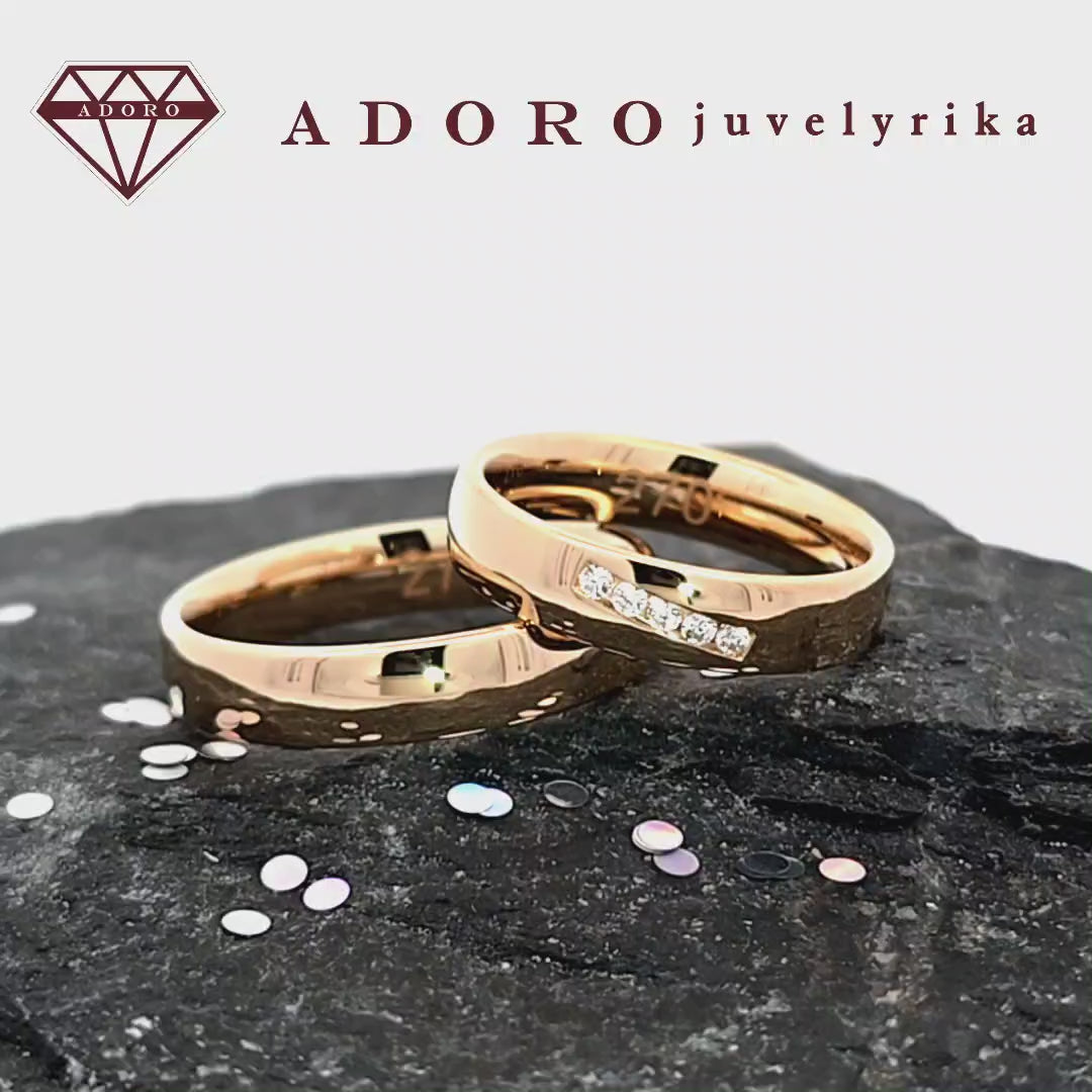 Klasikiniai geltono aukso vestuviniai žiedai su penkiais deimantais – ADORO juvelyrika