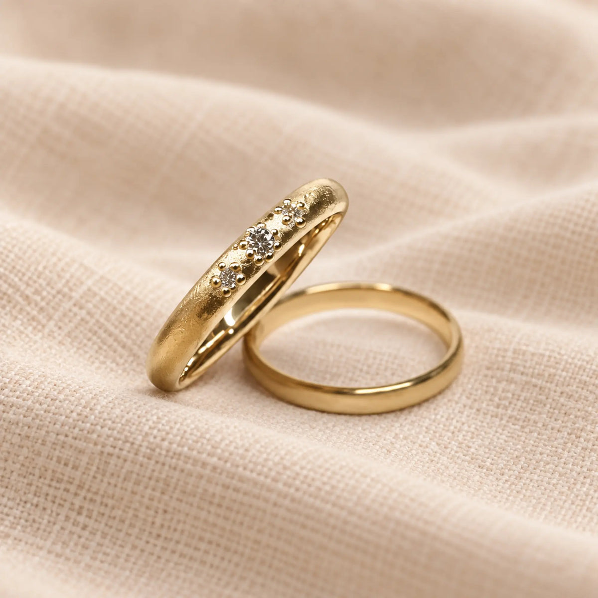 Romantic – autoriniai vestuviniai žiedai su deimantais | ADORO juvelyrika
