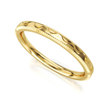  Auksiniai žiedai, auksiniai žiedai su deimantais, auksiniai žiedai su briliantais, balto aukso žiedai, geltono aukso žiedai, raudono aukso žiedai, rožinio aukso žiedai, sužadėtuvių žiedai, auksinių žiedų gamyba, auksiniai žiedai su brangakmeniais, auksiniai papuošalai, auksinių dirbinių gamyba, juvelyrinių dirbinių gamyba, papuošalai vestuvėms